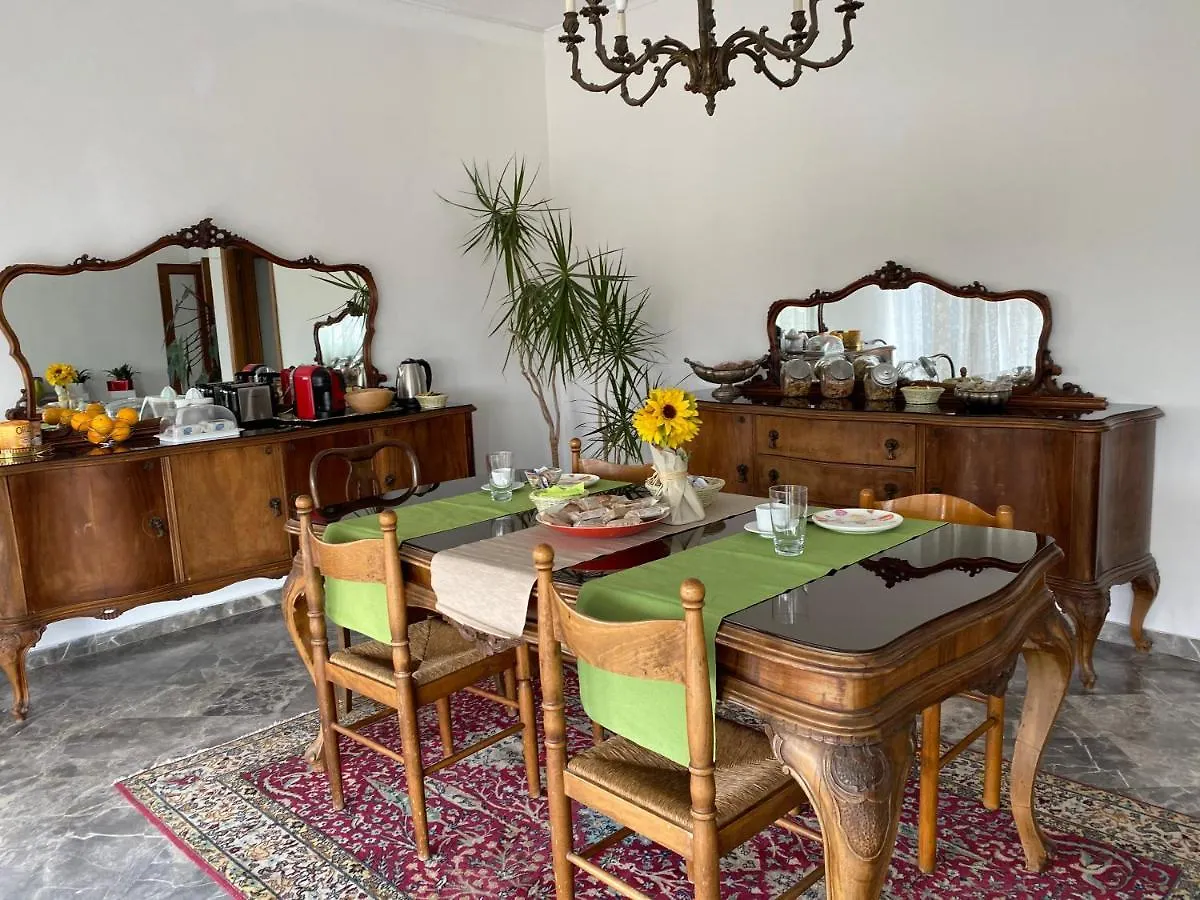 B&B Del viaggiatore Sarzana Bed & Breakfast