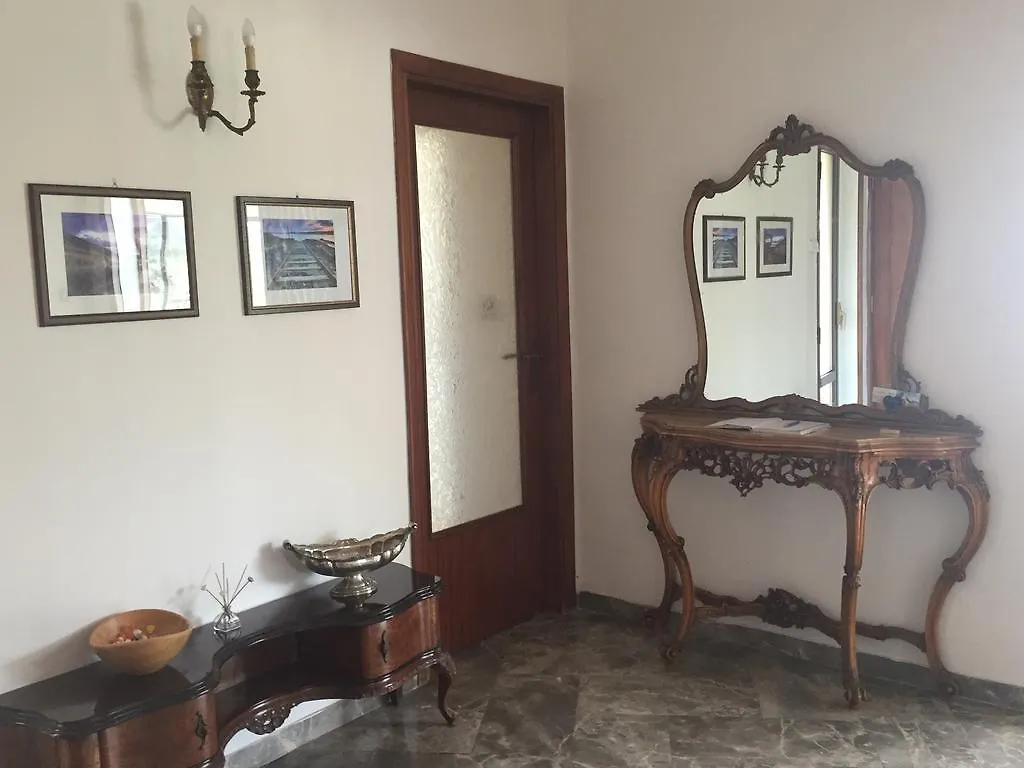 B&B Del viaggiatore Sarzana 0*,  Italia