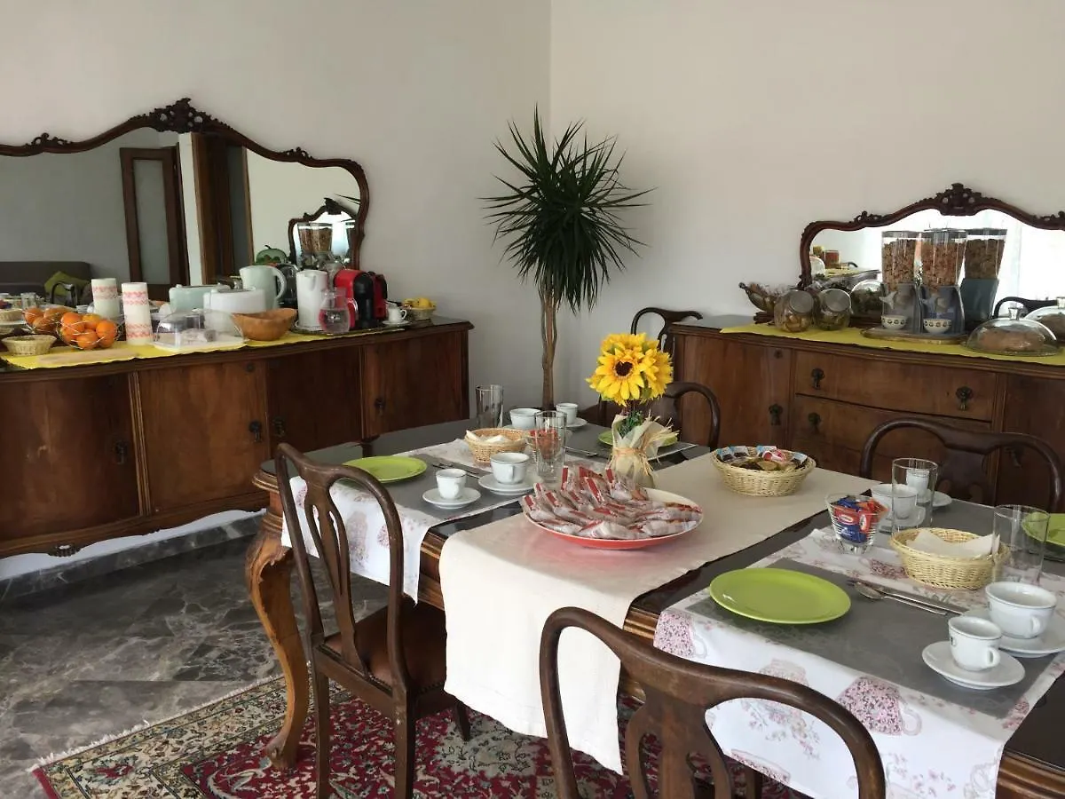 B&B Del viaggiatore Sarzana Bed & Breakfast